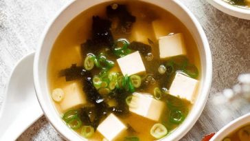 Easy & Authentic Miso Soup