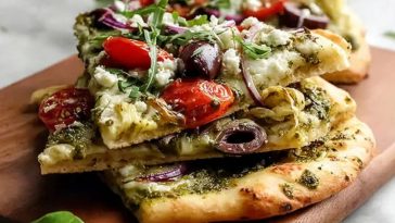 Pesto Mediterranean Flatbread Pizza