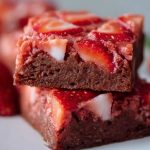 The Best Easy Strawberry Brownies