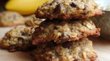 Chewy Banana Oatmeal Cookies