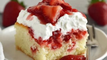 Strawberry Shortcake Sheet Cake