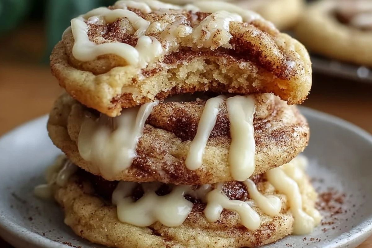 Cinnamon Roll Cheesecake Cookies