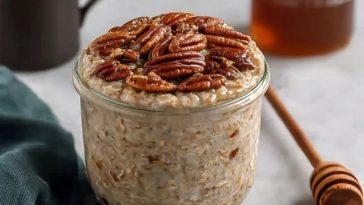 Best Maple Cinnamon Pecan Overnight Oats